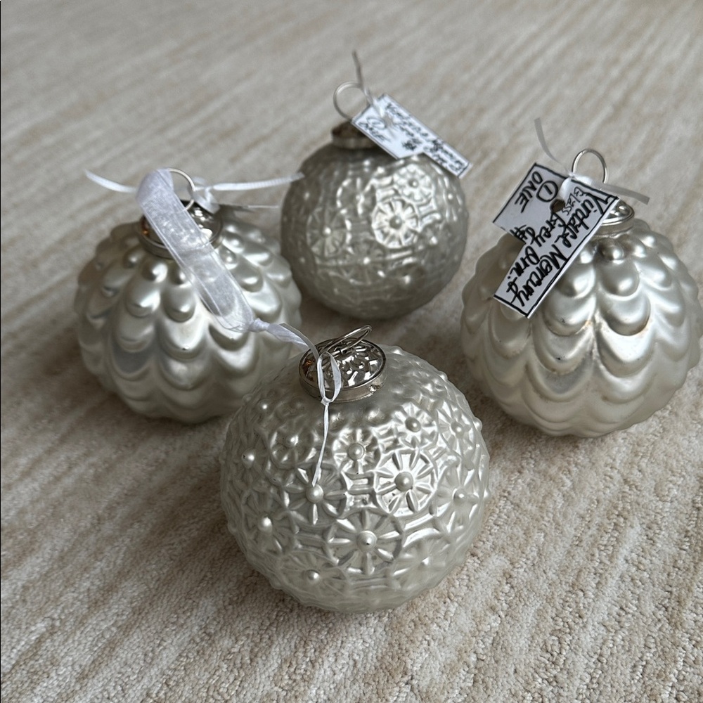 Set of 4 Vintage Mercury Glass Kugel Ornaments Silver Gray Approx 4” each